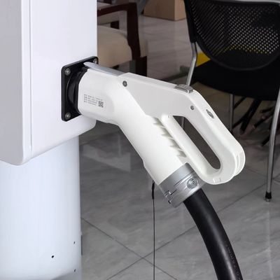 Estación de carga de vehículos eléctricos de 20 kW con conector único de corriente continua de caja de pared con voltaje de entrada AC380V ± 20%